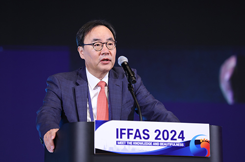 IFFAS President Jin Woo Lee, MD